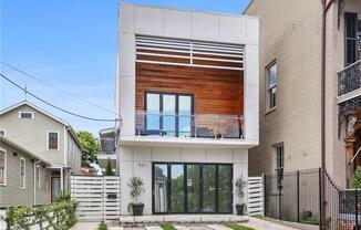 921 RACE Street