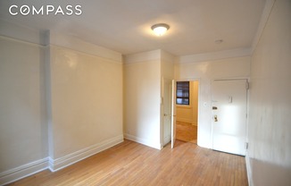 274 W 119 ST