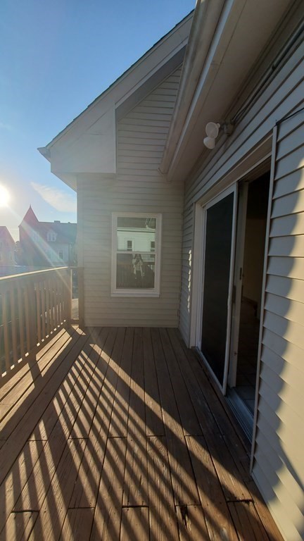827 MAIN ST