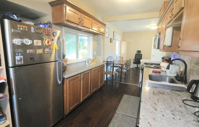 3Bdrm Affordable, Quiet and Washer-Dryer Inside!