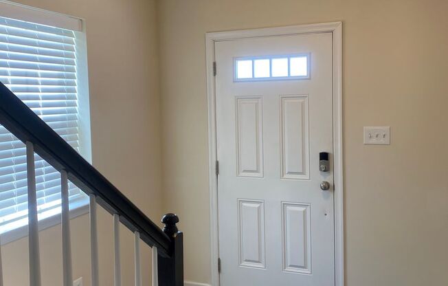 Spacious 3 Bedroom Townhouse in Hanover!