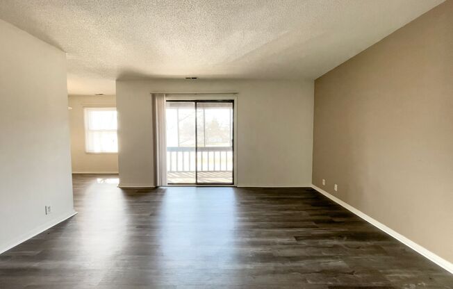 2 beds, 1 bath, 907 sqft, $895, Unit 1F