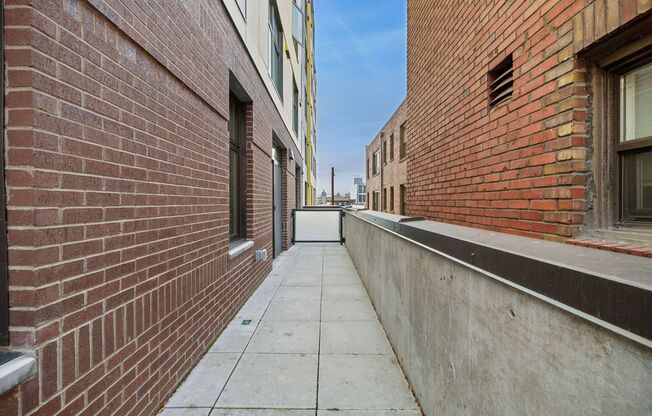 2 beds, 1 bath, 660 sqft, $2,200, Unit 208