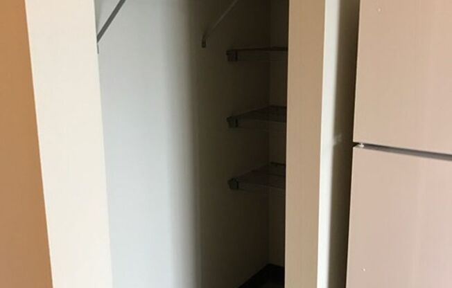 1 bed, 1 bath, 589 sqft, $1,350, Unit 2-208W