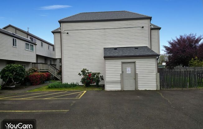 550-01 Highland Court Apartments
