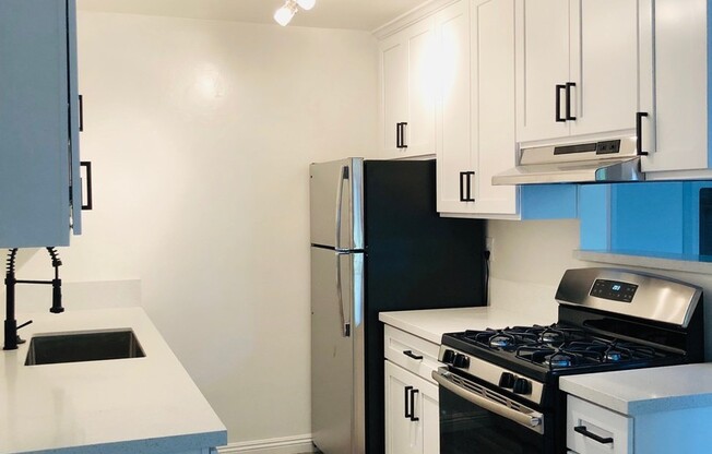 2 beds, 1 bath, $2,245, Unit 15