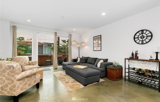 7016 CALIFORNIA AVE SW