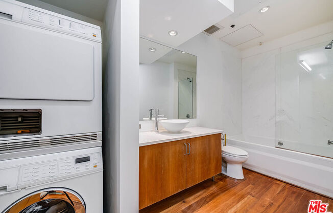 3 beds, 3 baths, 2,330 sqft, $8,500, Unit 106