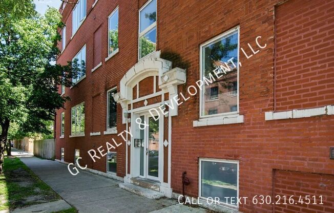 1625 W Ainslie St, Chicago IL 1e