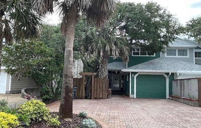 1745 OCEAN GRV DR
