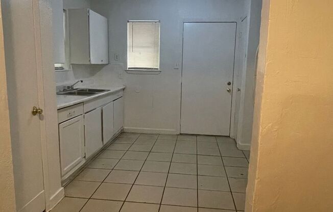 8122 Autumn Ln