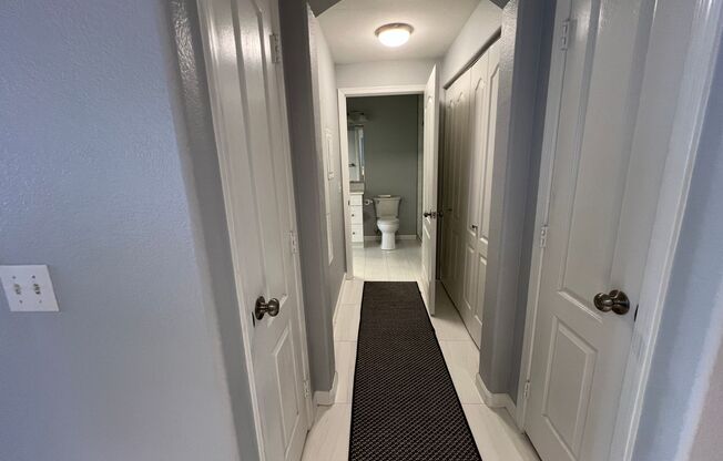 2 beds, 1 bath, $1,450, Unit # 1050
