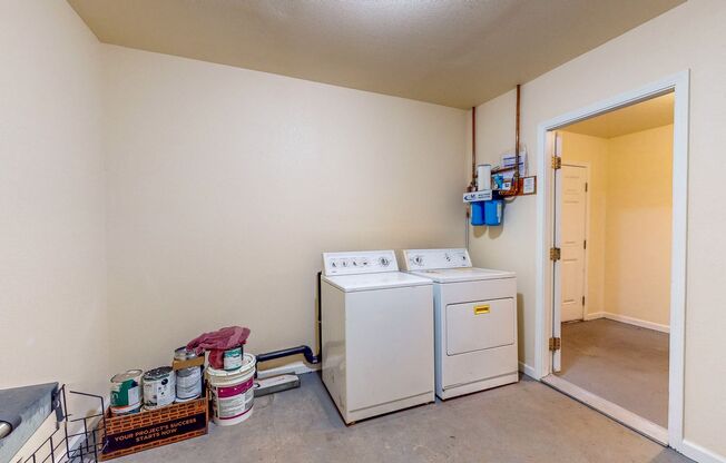 2 beds, 1 bath, $2,500