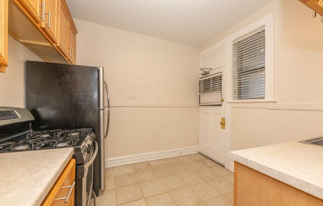 1 bed, 1 bath, 765 sqft, $1,445, Unit 605-2L