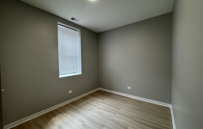 2 beds, 1 bath, $1,950, Unit 4007 #C