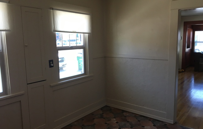 2 beds, 1 bath, $1,250