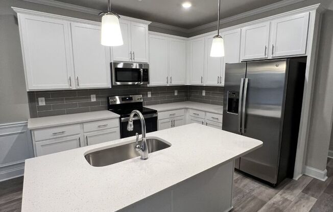 !!!WARNING: AVOID SCAMS CONFIRM RENTAL AT 770-822-6040!!! Now Ready!!! Recently Built Town Home!