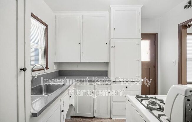 3785 1/2 PARK BLVD