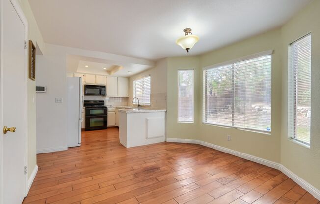 4 beds, 2.5 baths, $2,000