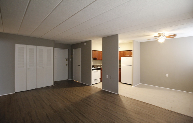 1 bed, 1 bath, 605 sqft, $1,145, Unit 112