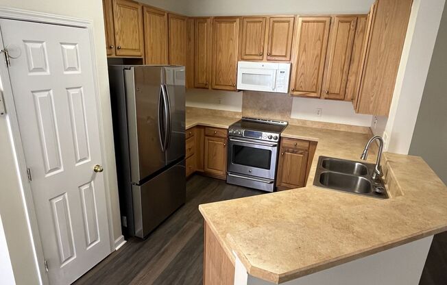 End Unit 2 story, 3 Bedroom Townhome near Mint Hill