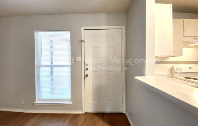 5225 Meadow Fld, Apt 4