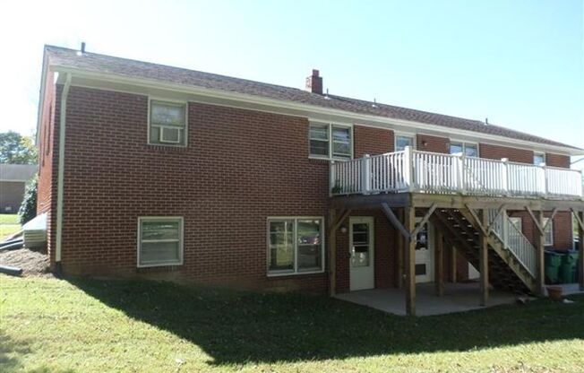 021PB - 208 Broce Drive M