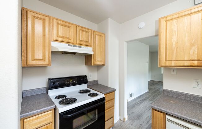 5 beds, 2 baths, $1,895, Unit 440 Yellowstone Ave