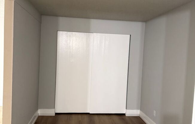 Studio, 1 bath, 650 sqft, $995, Unit 23