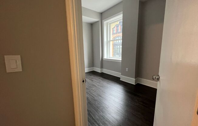 1 bed, 1 bath, 555 sqft, $1,550, Unit 202