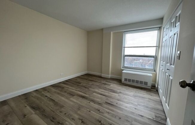 2 beds, 1 bath, 1,100 sqft, $1,995, Unit 0701