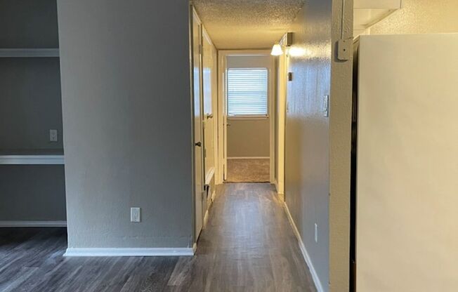 2 beds, 1.5 baths, 832 sqft, $869, Unit 135