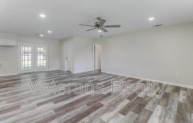 129 QUARLES ST
