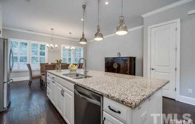 3608 Julia Ln