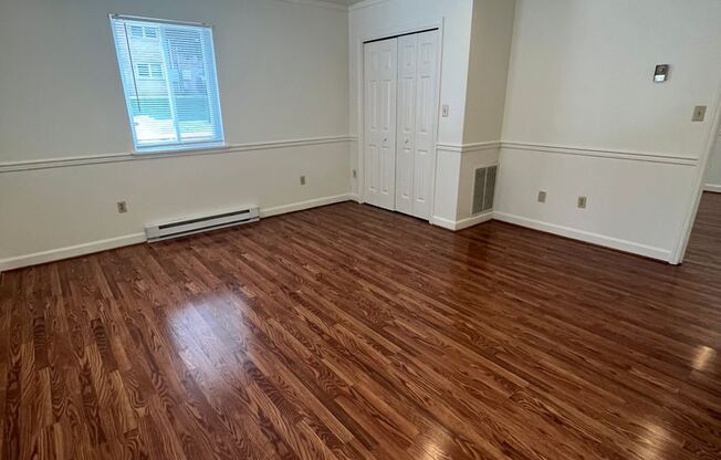 1 bed, 1 bath, 500 sqft, $1,400, Unit U-4