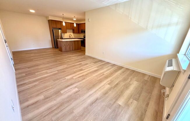 2 beds, 1 bath, $1,875, Unit E302