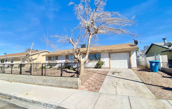 Charming 2 Bedroom, 2 Bathroom Home Close to Nellis Air Force Base