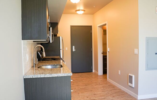 Buckman Modern Studio w/ Washer + Dryer & AC!