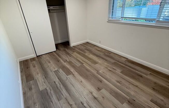 Bir - 906 E. 4th Av.