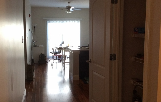 1 bed, 1 bath, 647 sqft, $1,300, Unit Unit 305