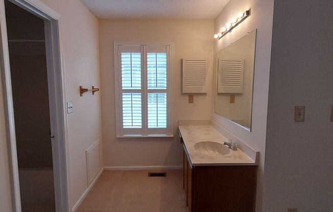 2 beds, 2 baths, $1,795