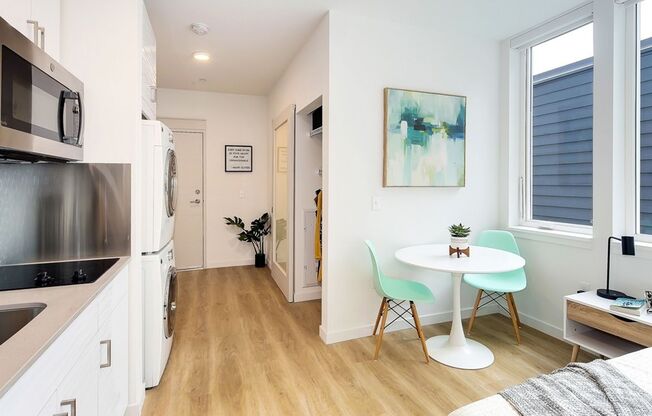 Studio, 1 bath, 230 sqft, $1,160, Unit 501