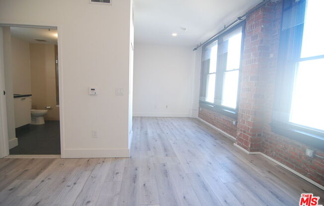 1 bed, 1 bath, 470 sqft, $1,900, Unit 608