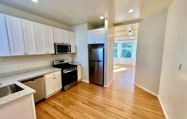 1 bed, 1 bath, $3,100