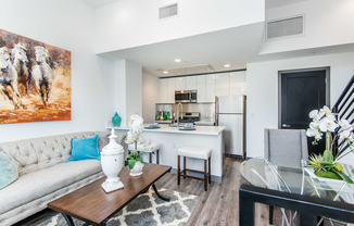 Come home to these Modern Townhouse in Toluca Lake!