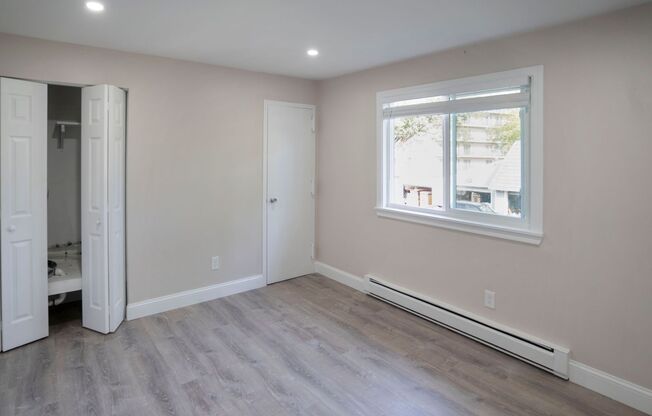 1 bed, 1 bath, 775 sqft, $2,300, Unit 76-1