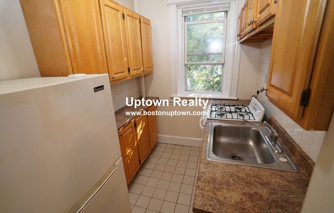 1140 COMMONWEALTH AVE