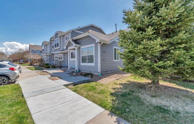 Charming 3 Bedroom 3 Bath Townhouse in Green Valley Ranch!