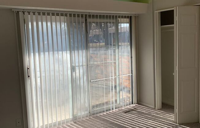 2 beds, 1 bath, 764 sqft, $875, Unit 11B