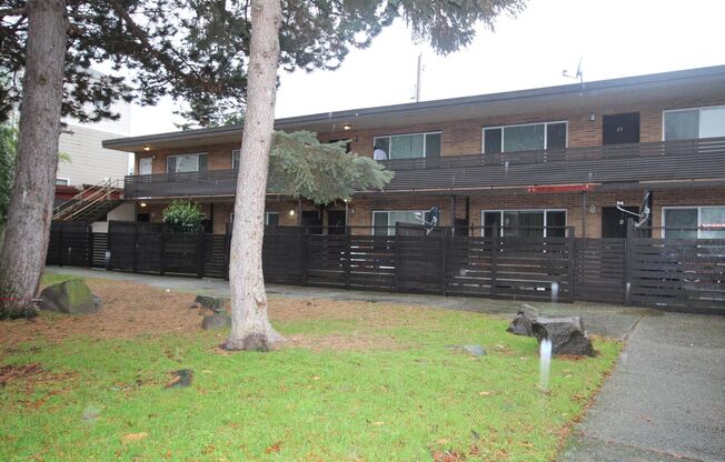 Eden Roc Apartments #2